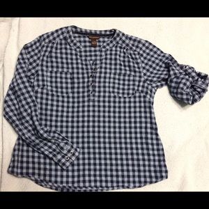 Flannel LS with 1/4 button neck GUC